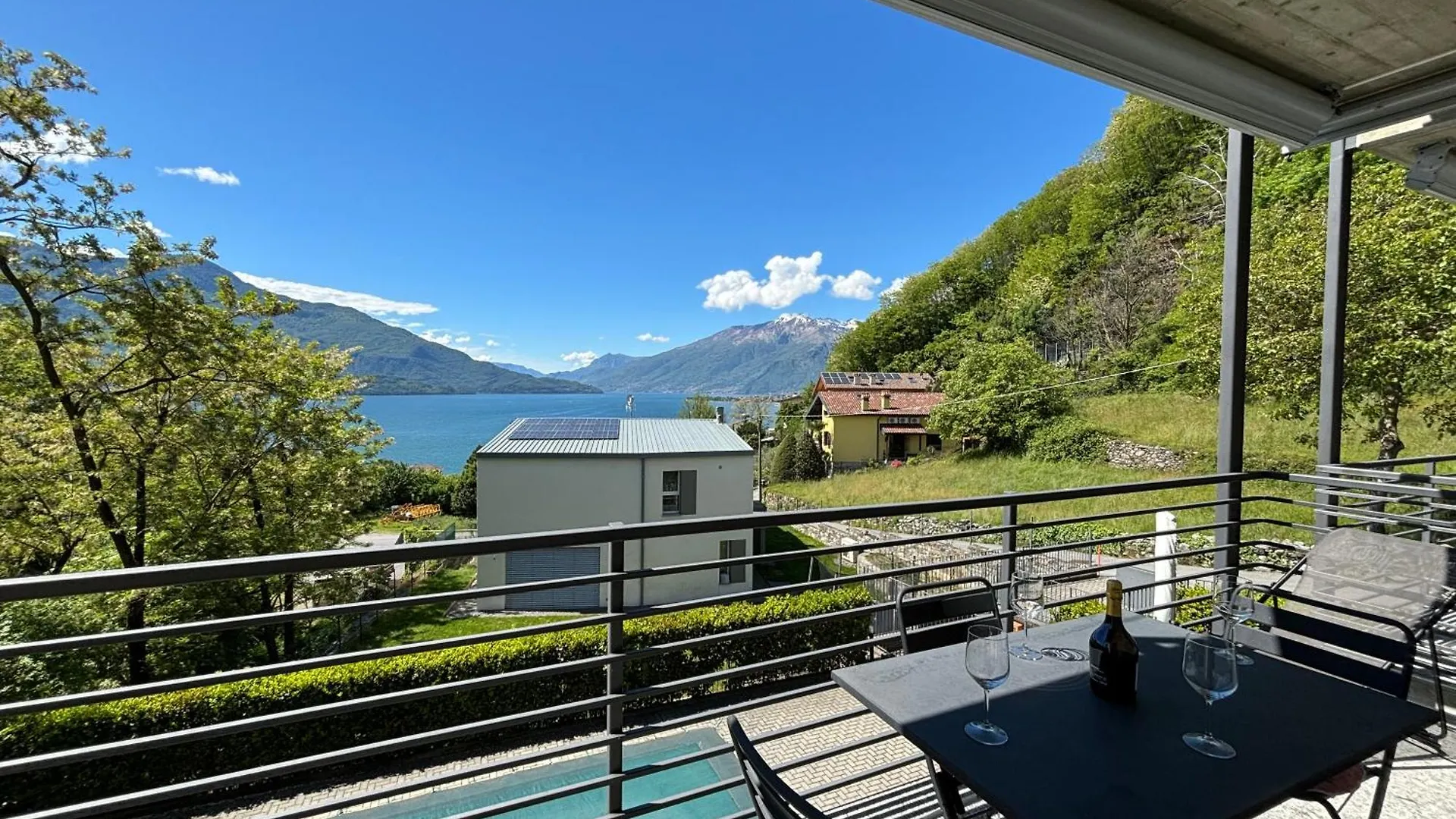 Stella House, Swimming Pool Gera Lario - Larihome A68 0*,  Italy